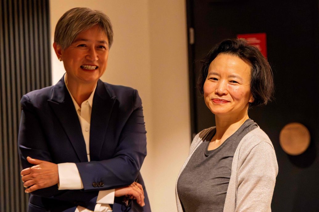 被中国拘3年澳洲籍华裔记者成蕾 获释抵达墨尔本