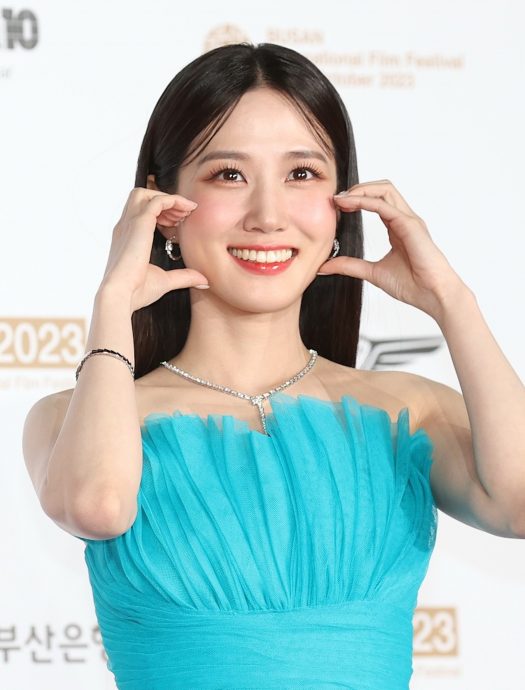 被嘲鬼修女现身 韩孝周成红毯灾难