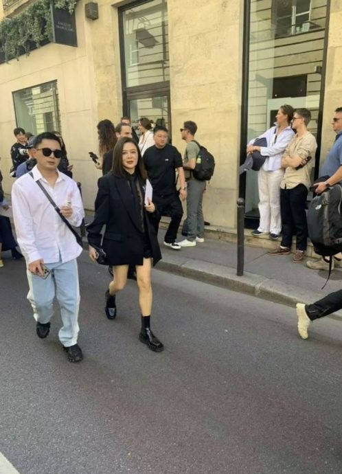 被捕获“死亡角度” 关之琳变短腿五五身