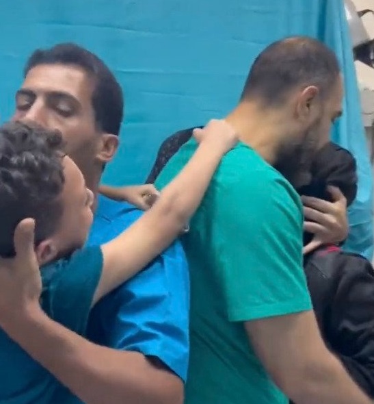 视频|医生值勤抢救性命 想不到亲儿尸体送入院