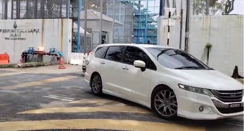 视频|MYAirline吴焕华穿橙服戴手拷 被延扣4天