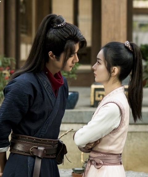 赵丽颖王一博热恋早露馅? 网曝跑布拉格偷约会