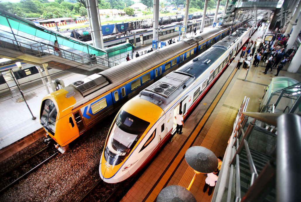 迎接2024霹旅游年 火车厢内置宣传引游客