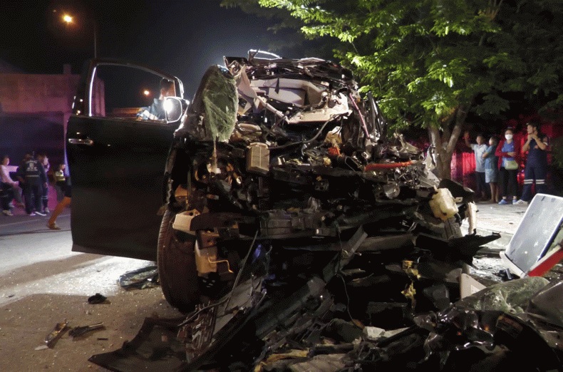 追尾18轮货车 大马商人曼谷车祸亡