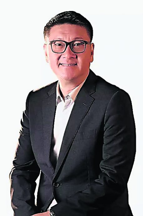 遍视利董事经理周俊义辞职