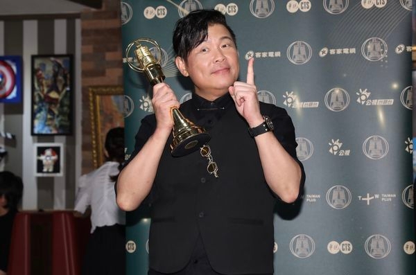 金钟58｜《玩很大》没夺金原因曝  3王皆拿奖遭质疑分猪肉 