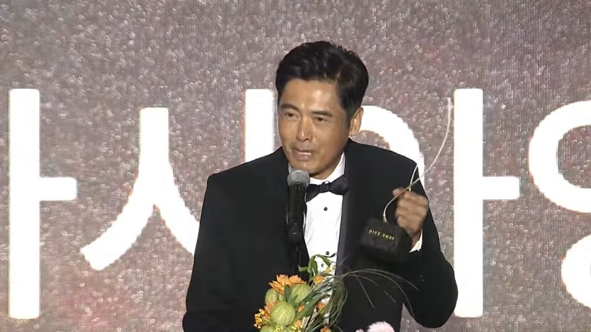 釜山电影节|周润发获颁亚洲电影人奖 韩语冧爆全场