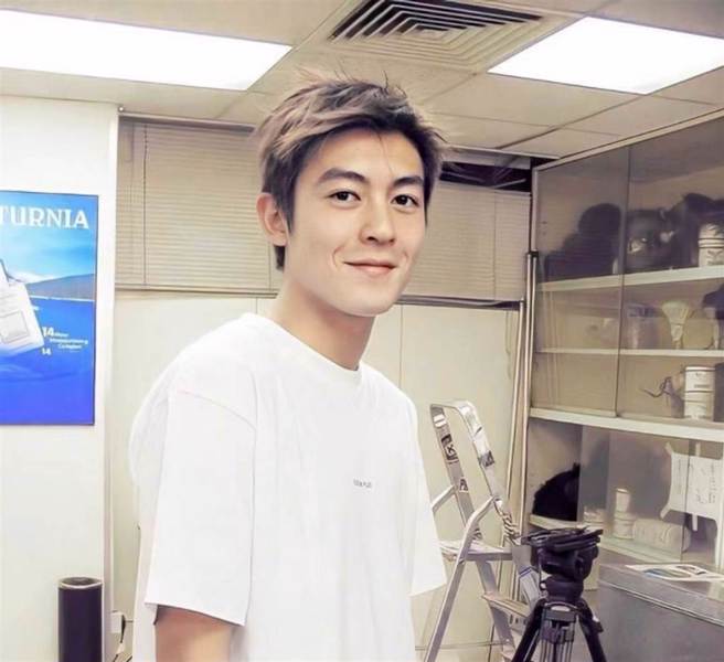 陈冠希艳照门沉寂15年复出开唱 网:演艺界欠他一个道歉