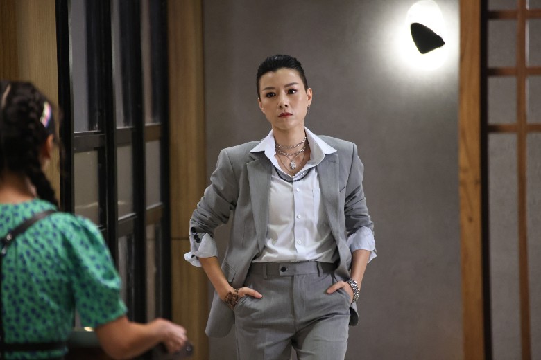 陈茵媺女扮男装上阵 为角色扎胸呼吸不顺畅