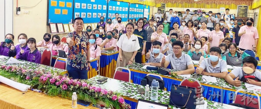 陈逸发盼学生多写作 加强自身竞争力量 