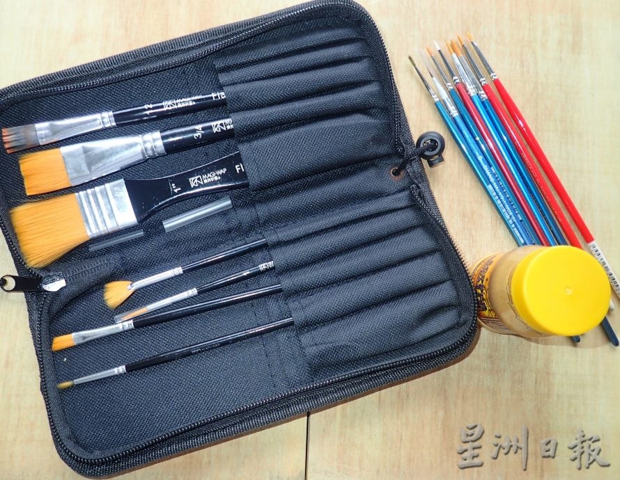 霹:4日见报/它的诞生/封底主文/