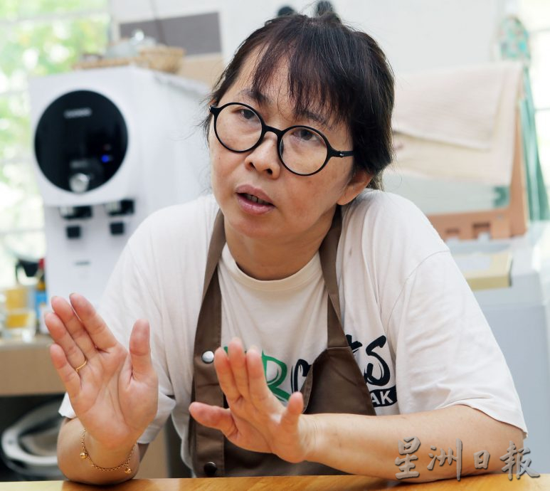 霹：封底主文／中风后更珍惜彼此 办婚宴弥补遗憾