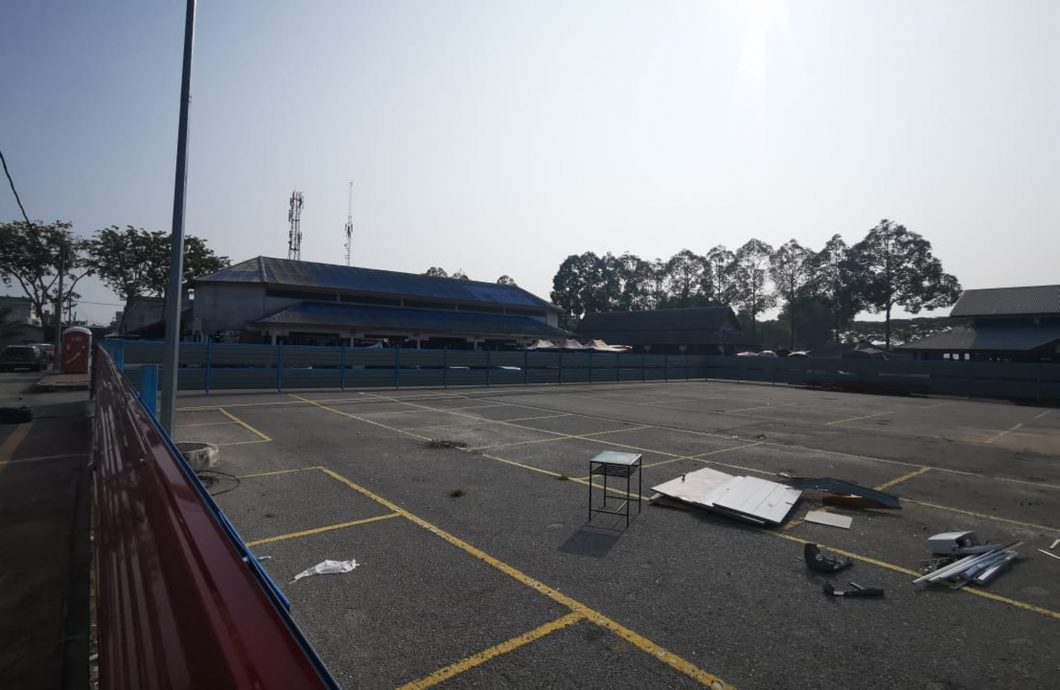 霹：封面主文／爱大华巴刹首期工程动工 受影响小贩获妥善安排