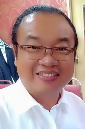 霹:第二版头/安顺大雨水患不烦厌 小旅客水上进餐