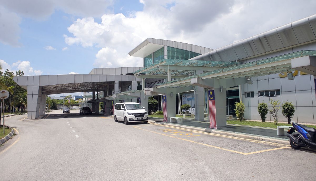 首7月搭客量破30万 怡机场日均逾1400人使用