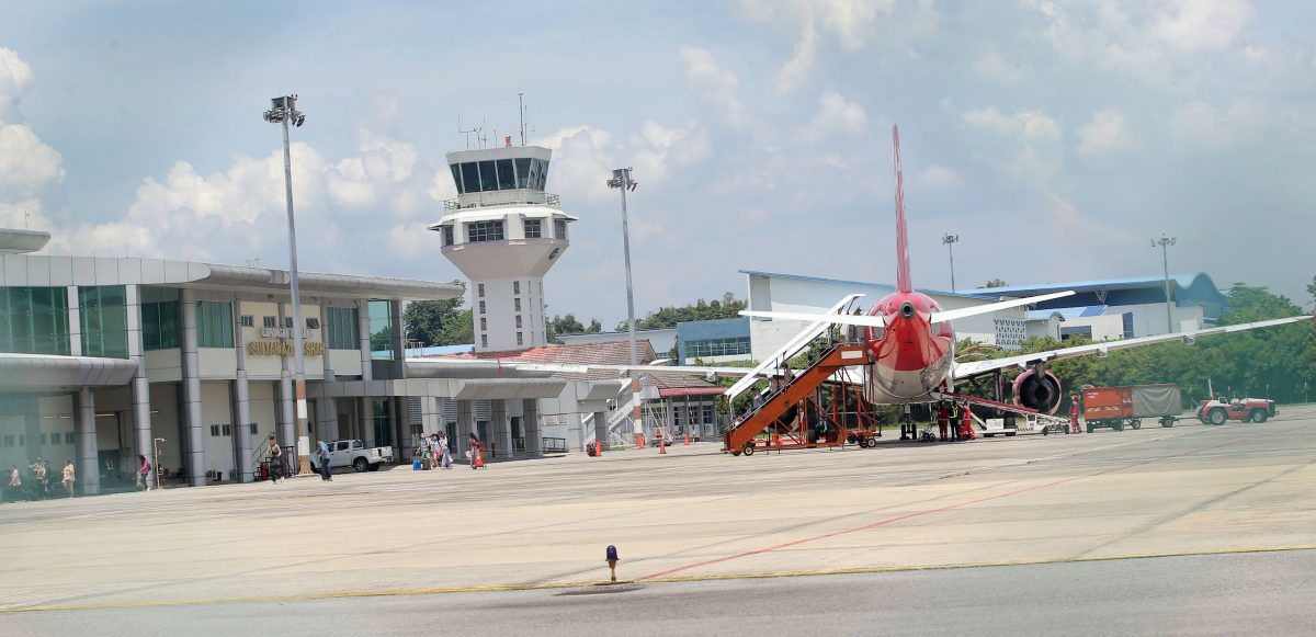 首7月搭客量破30万 怡机场日均逾1400人使用