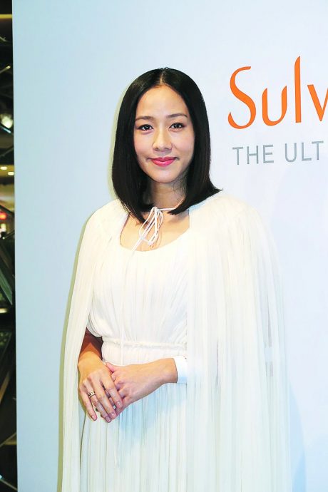 首谈离婚赞女儿坚强 林嘉欣：最艰难时刻已过