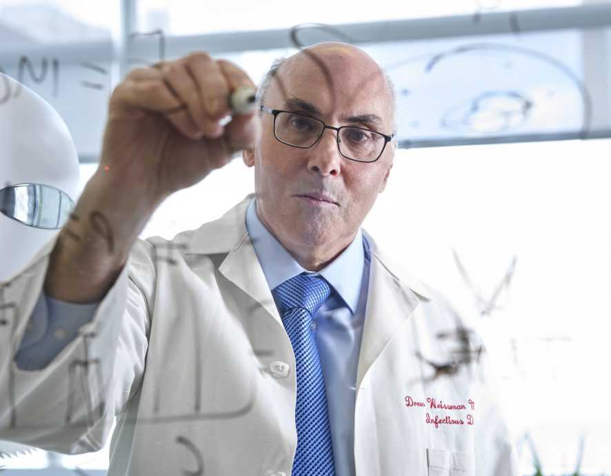 魏斯曼获医学奖立下壮志:想永远打败冠病 妻子家人“不悦”