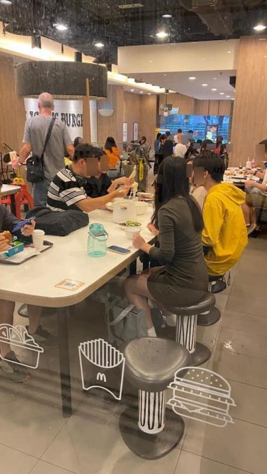 麦当劳内煮面！男女自备电煲碗筷开餐　网民斥难看：人无耻便无敌