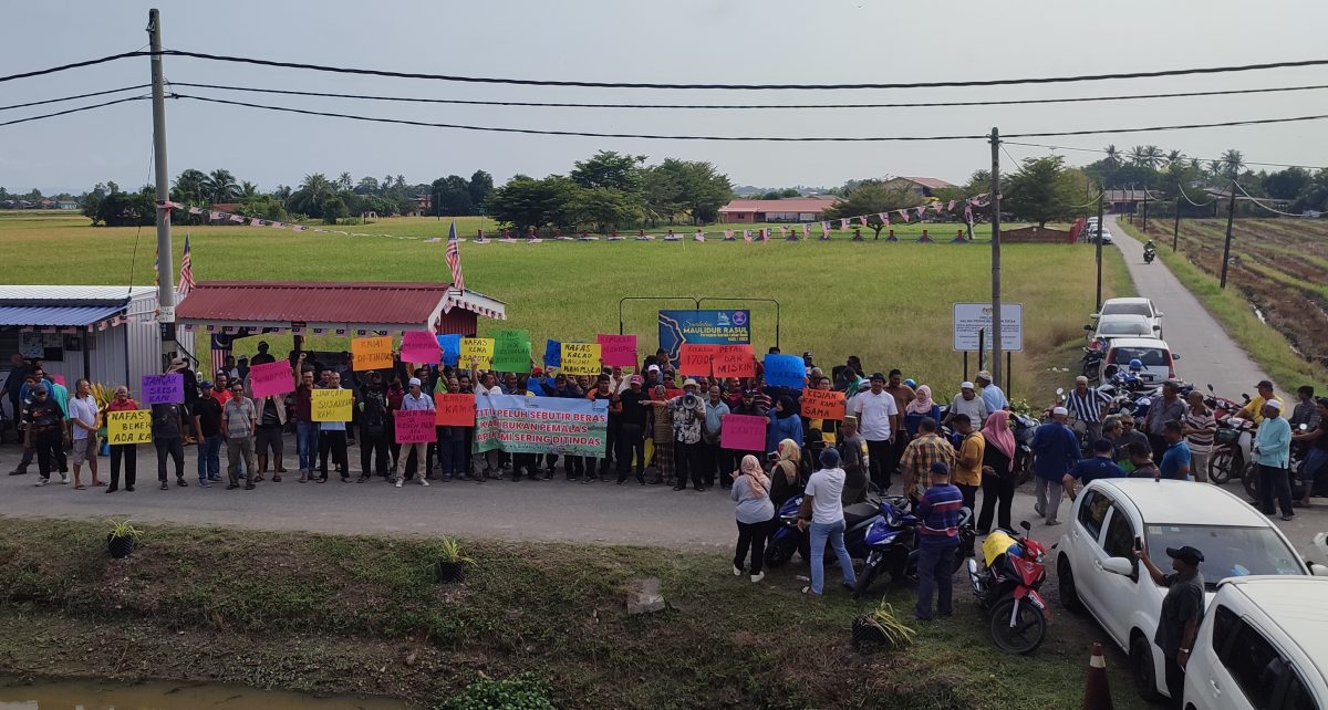 (全国版)不满收购价降至1200令吉,北马4州农民和平示威