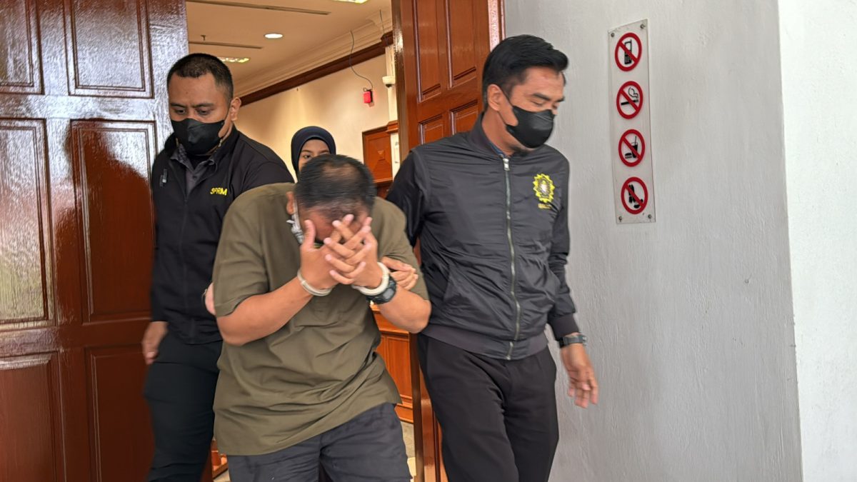 (全國版)涉虛報“職業振興計劃”逾23萬獎勵金 公司董事今被控不認罪