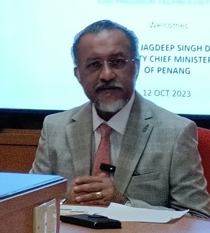 (全国)峇都交湾卖地风波延烧多时 佳日星力撑曹观友