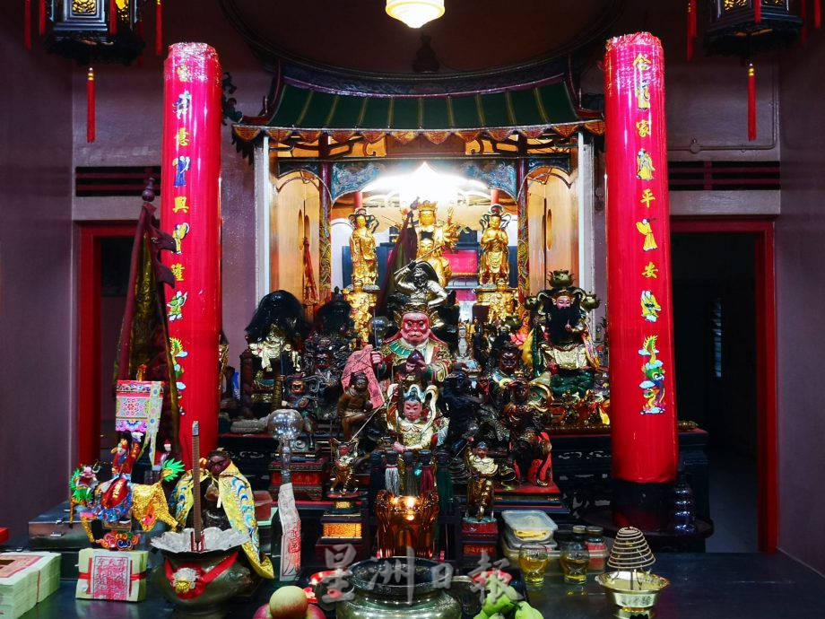 (古城封底主文)《庙堂之旅》齐天府座主齐天大圣专医奇难杂症 80年来香火鼎盛