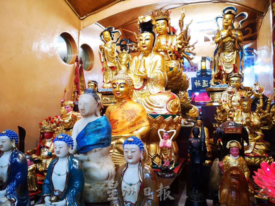 (古城封底主文)《庙堂之旅》齐天府座主齐天大圣专医奇难杂症 80年来香火鼎盛