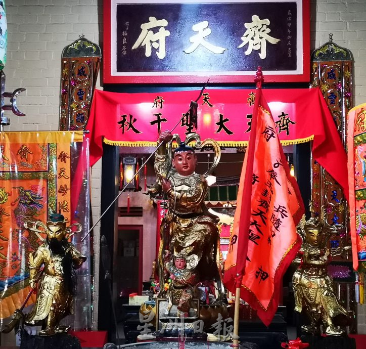 (古城封底主文)《庙堂之旅》齐天府座主齐天大圣专医奇难杂症 80年来香火鼎盛