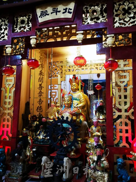 (古城封底主文)《庙堂之旅》齐天府座主齐天大圣专医奇难杂症 80年来香火鼎盛