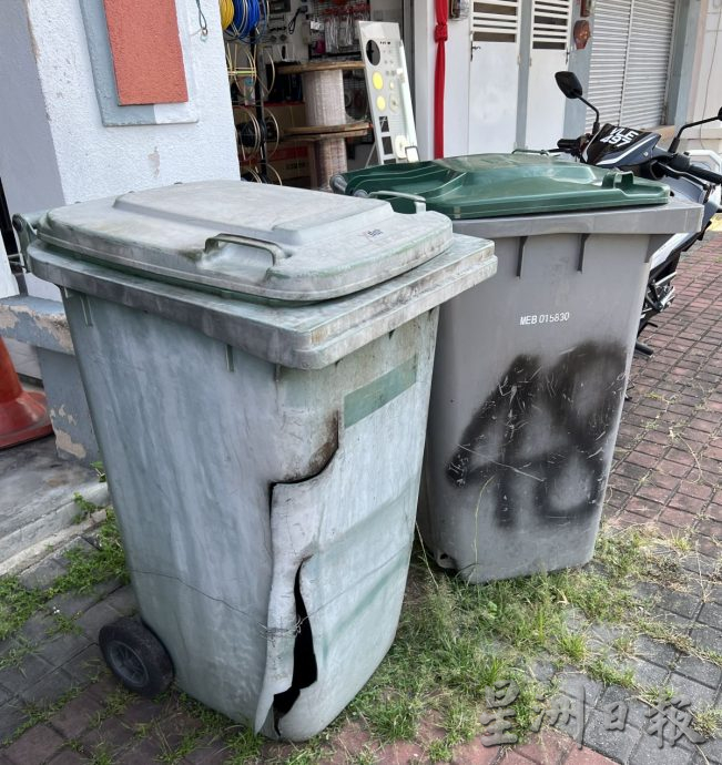 (古城封面主文)商家面对清沟及收垃圾工友的不配合 默迪卡柏迈5路商业区卫生欠佳