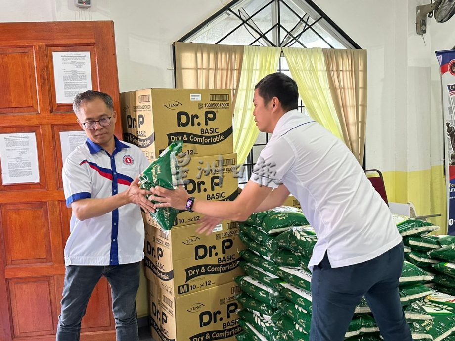 （古城封面主文）甲本周料获6000本地米应付市场 民众受促无需惊慌