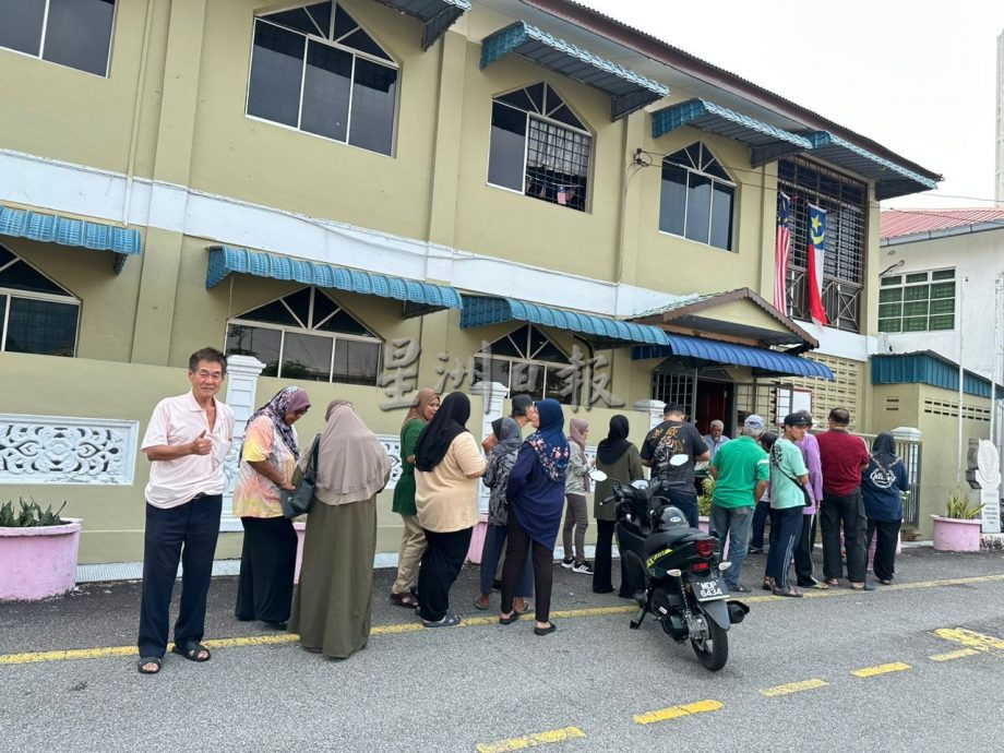 （古城封面主文）甲本周料获6000本地米应付市场 民众受促无需惊慌