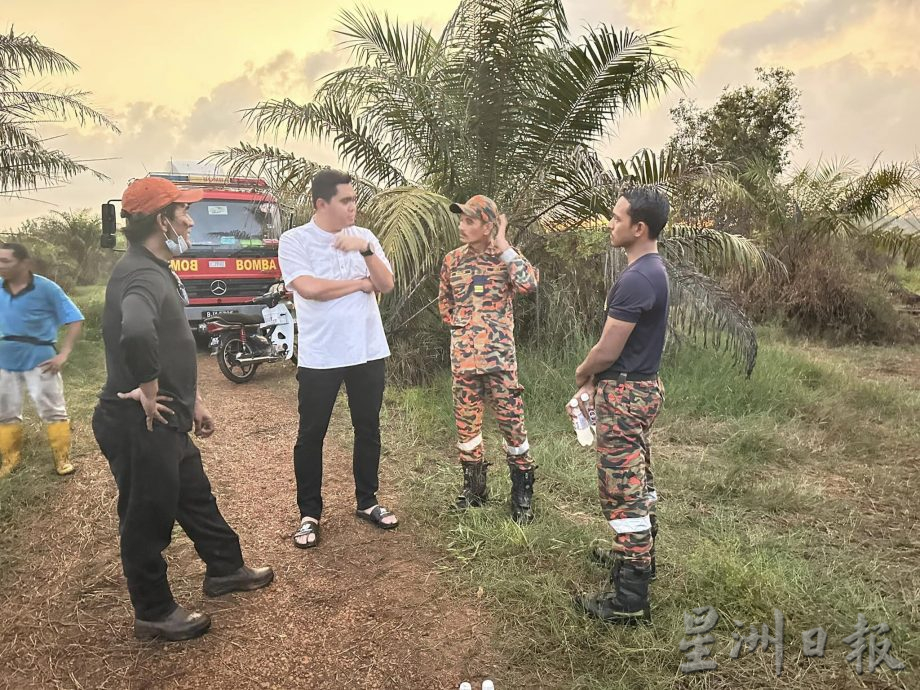 (古城封面副文)油棕园失火