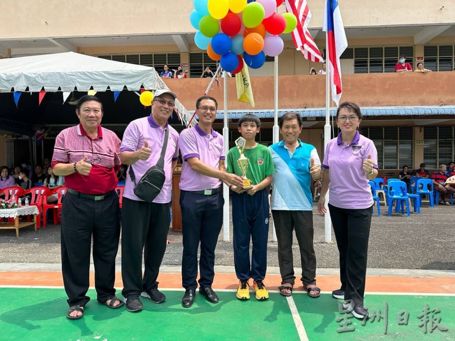 （古城版）晋巷华小运动会 黄队总冠军
