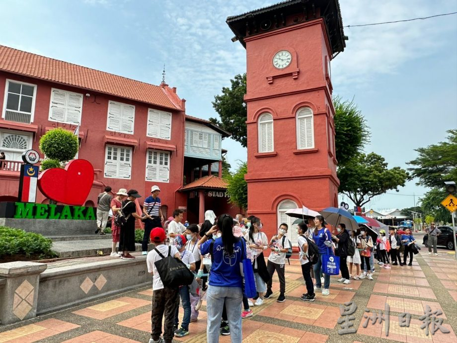 （古城第三版主文）甲旅游区垃圾处处 陈炜建提醒垃圾虫将被罚款500令吉