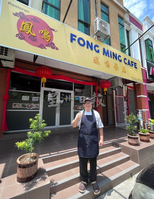 (古城第二版主文)敬业乐业——青年不断钻研烹饪厨艺提升自己