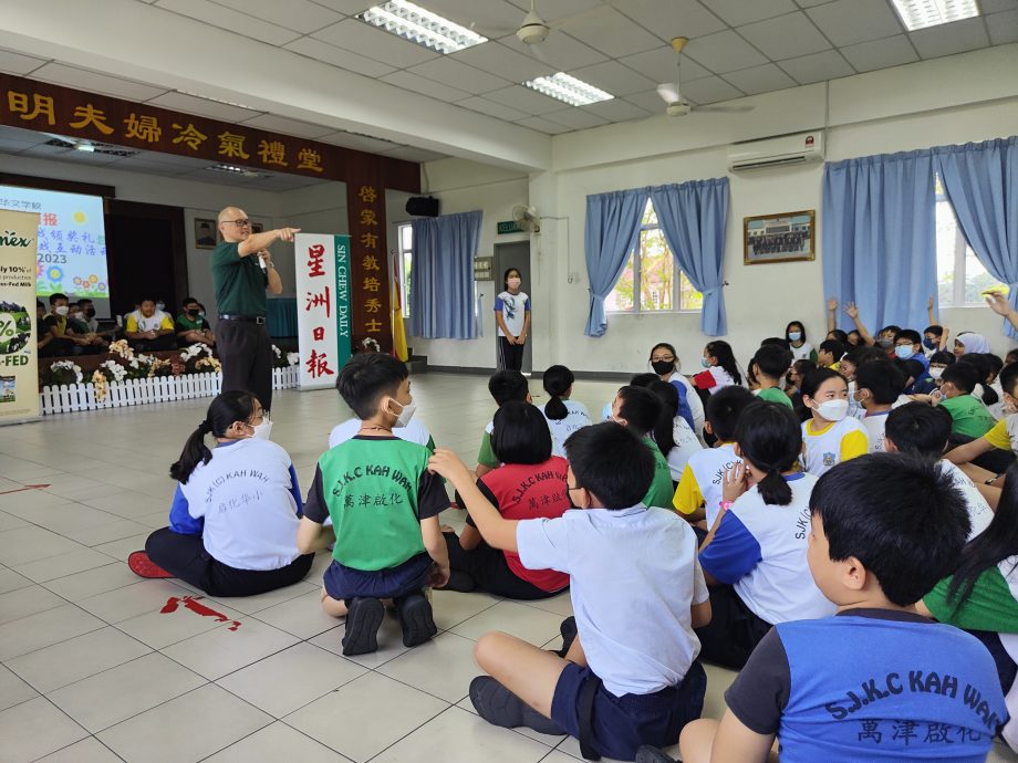 (大都会)学生阅报计划走入校园活动-有奖填字游戏颁奖仪式/11图