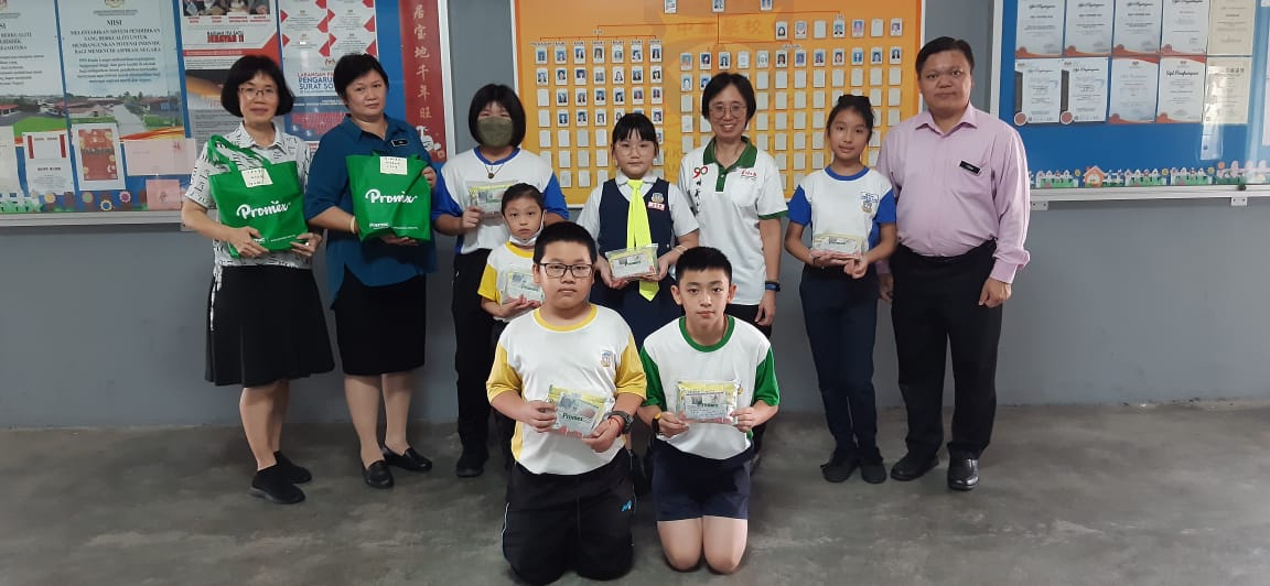 (大都会)学生阅报计划走入校园活动-有奖填字游戏颁奖仪式/11图