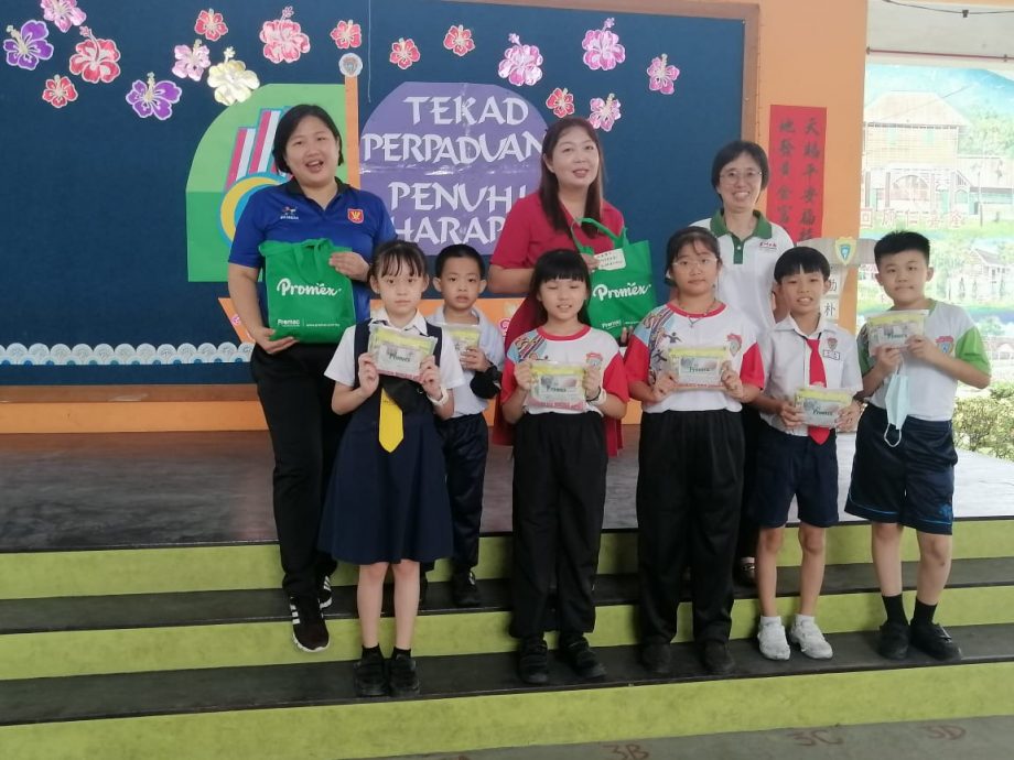 (大都会)学生阅报计划走入校园活动-有奖填字游戏颁奖仪式/11图