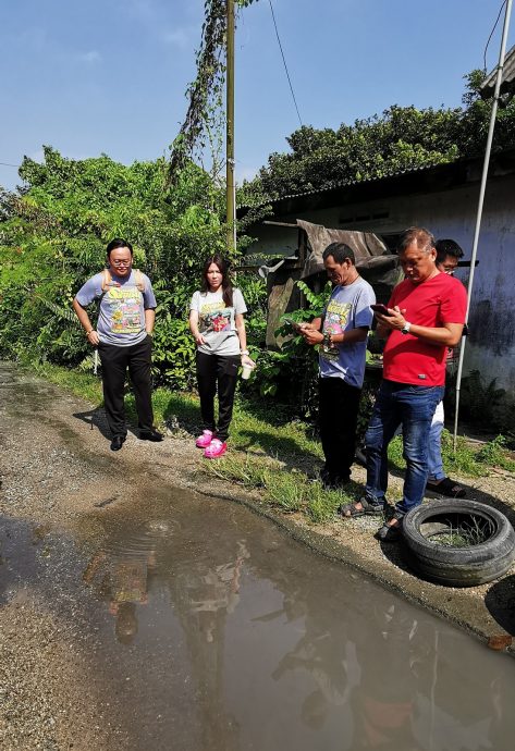 (已签发)柔:八哩半新村道路坑坑洼洼 玛丽娜:市政厅明年第一季度全面整修