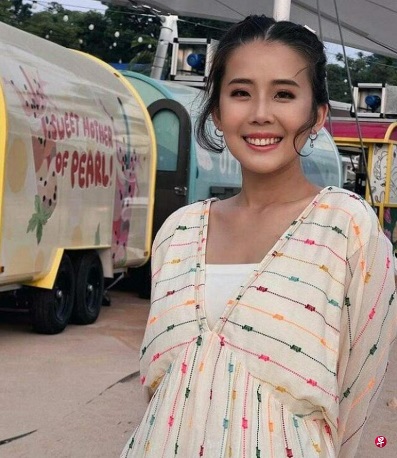 (已签发)柔:刚夺视后获选出演新台合作剧 胡煜诗狂看台剧恶补