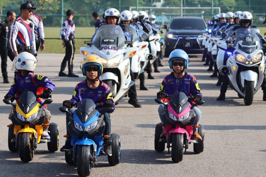 (已签发)柔:柔警摩托兄弟亲善活动 至14日交通罚单半价