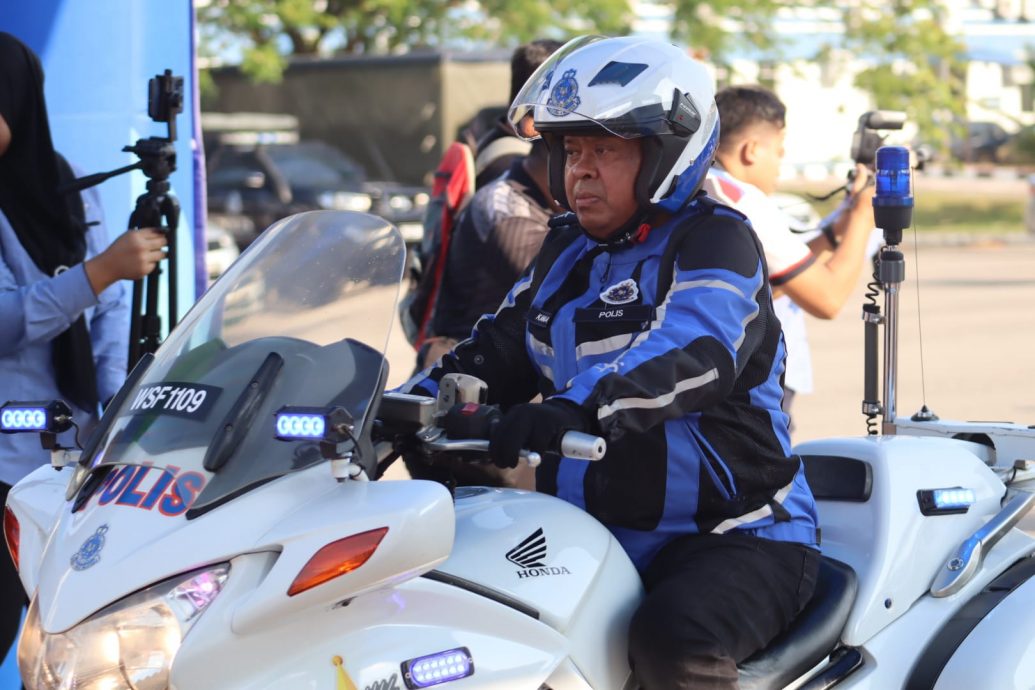 (已签发)柔:柔警摩托兄弟亲善活动 至14日交通罚单半价