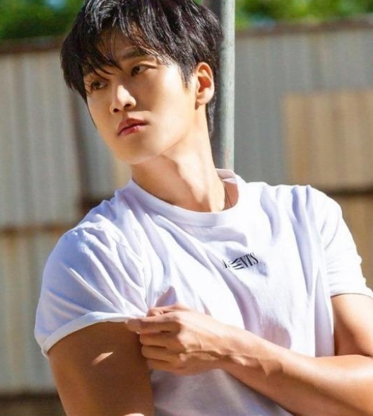 Jisoo安普贤分手 认爱2个月见光死