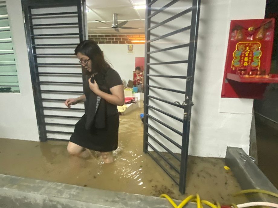 me02主文-大都会/潘佩玲 甲洞乌鲁新村淹水PC/8图