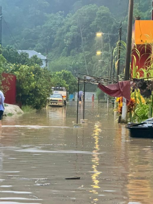 me02主文-大都会/潘佩玲 甲洞乌鲁新村淹水PC/8图