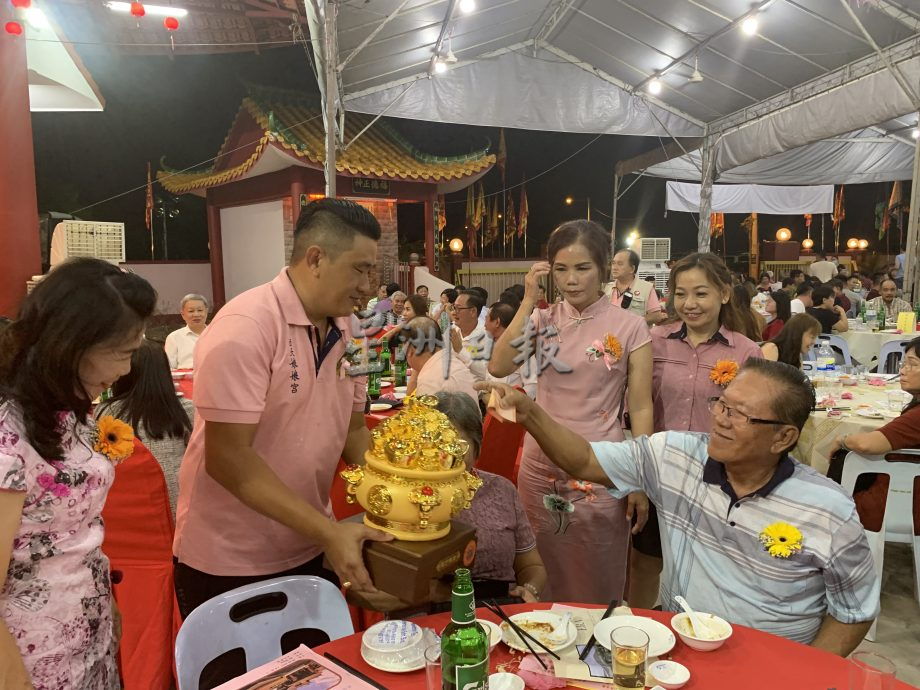 NS5芦骨:朱建华:大型住宅和大桥将在明年落成,瓜拉芦骨已经从渔村转型成现代化城区