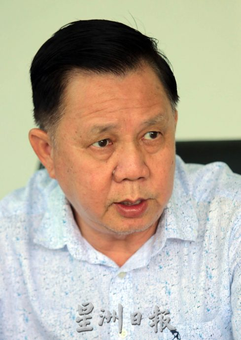 NS封面主文/共用车位成“废车专属停泊区”,叶耀荣:“一次性罚款”无效解决