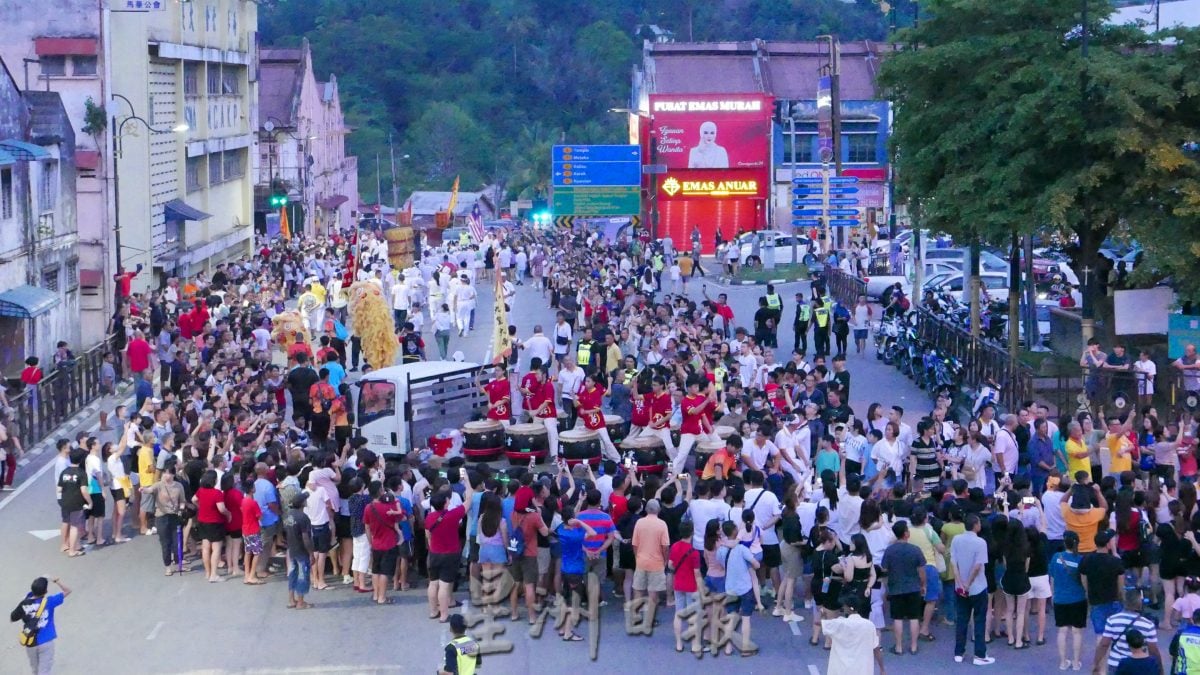 NS封面主文/庇朥西天宫九皇大帝圣驾出巡,各族街边驻足观赏